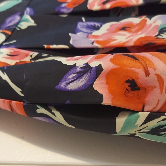 Express Design Studio Silk Floral A-Line Midi Skirt Sz 4 Black Red Purple Green - Picture 4 of 16